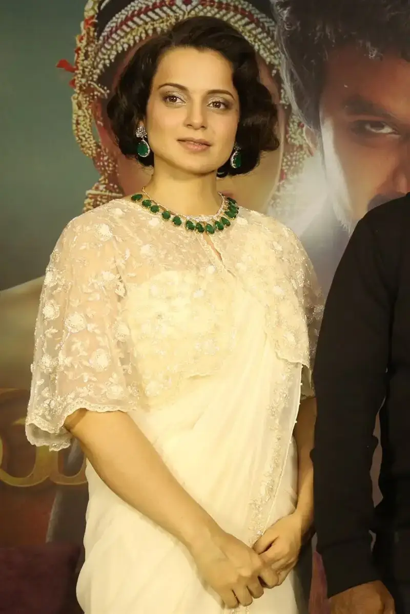 Kangana Ranaut in White Saree at Chandramukhi 2 Movie Press Meet